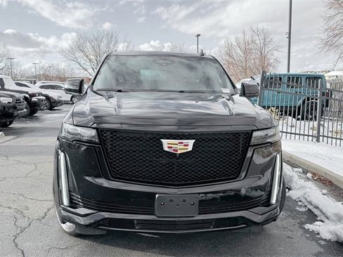 Used 2023 Cadillac Escalade Sport image 3