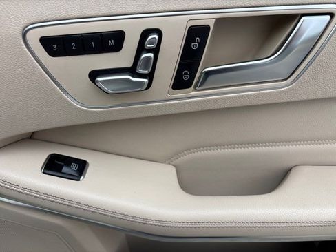 Used 2014 Mercedes-Benz E 350 Sedan image 58