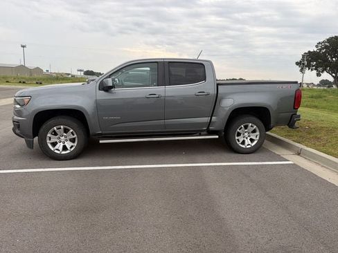Used 2018 Chevrolet Colorado LT AWD/4WD image 2