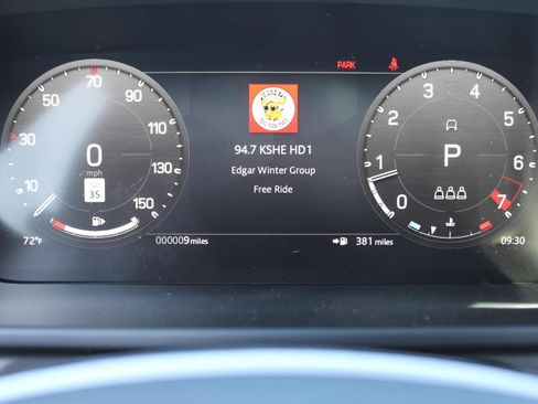 New 2025 Land Rover Defender 110 X-Dynamic SE image 18