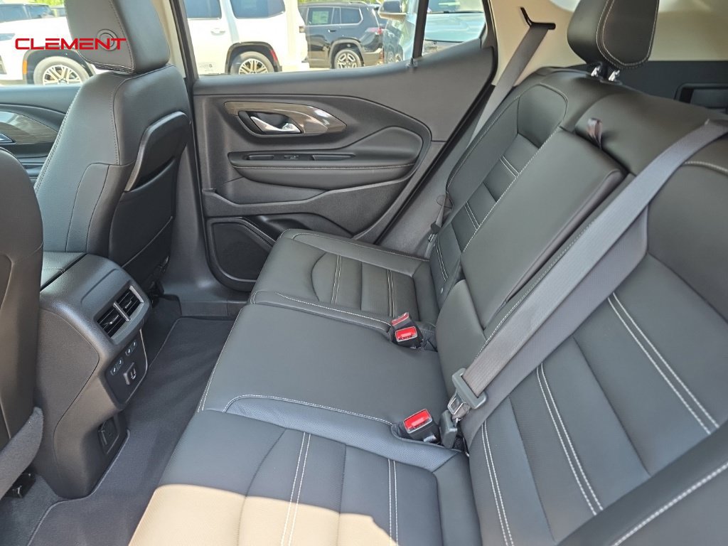 Used 2023 GMC Terrain Denali w/ Denali Premium Package AWD/4WD image 16