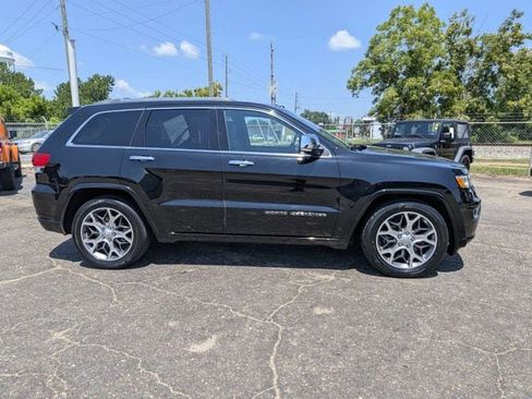 Used 2021 Jeep Grand Cherokee Overland AWD/4WD image 3