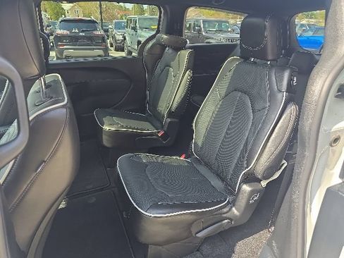 Used 2026 Chrysler Pacifica Limited w/ S Appearance Package AWD/4WD image 30