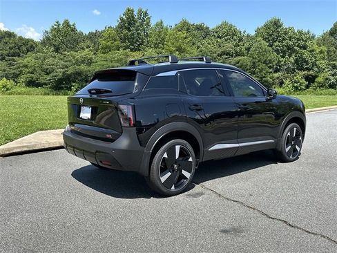 New 2025 Nissan Kicks SR image 8