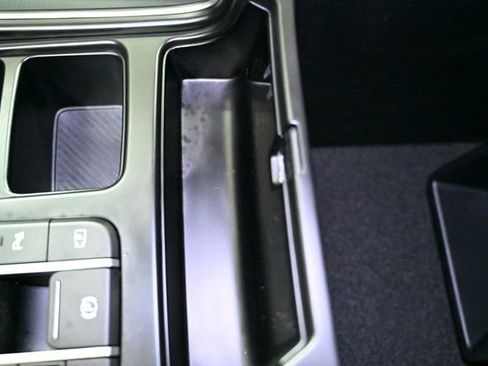 Used 2025 Kia Sorento S image 26