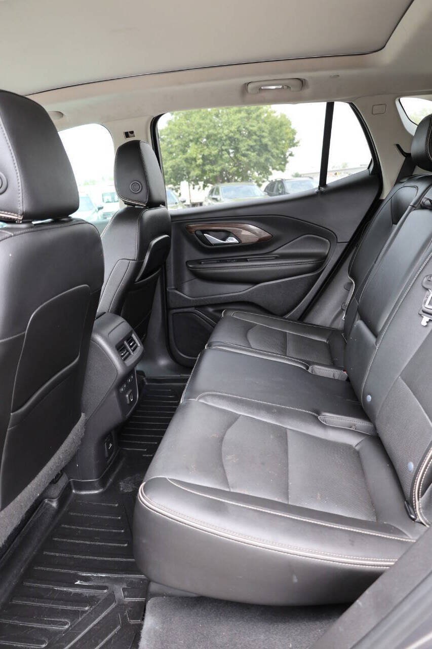 Used 2020 GMC Terrain Denali w/ Denali Premium Package AWD/4WD image 17