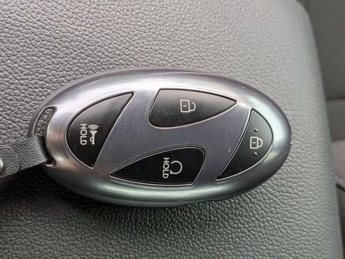 Used 2026 Hyundai Elantra Sport FWD image 29