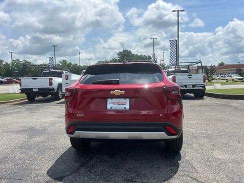 New 2026 Chevrolet Trax LT FWD image 4