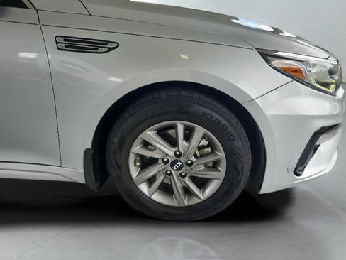 Used 2020 Kia Optima LX FWD image 8