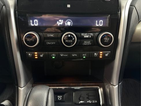 Used 2022 Subaru Ascent Touring AWD/4WD image 44