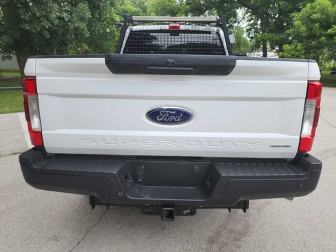 Used 2019 Ford F250 XL w/ Power Equipment Group RWD image 6