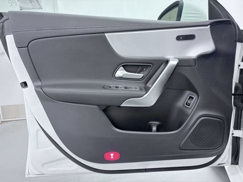 Used 2022 Mercedes-Benz CLA 250 4MATIC image 16