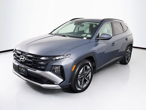 Used 2025 Hyundai Tucson SEL FWD image 3