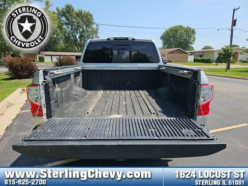 Used 2017 Nissan Titan SL w/ SL Towing Convenience Package image 30