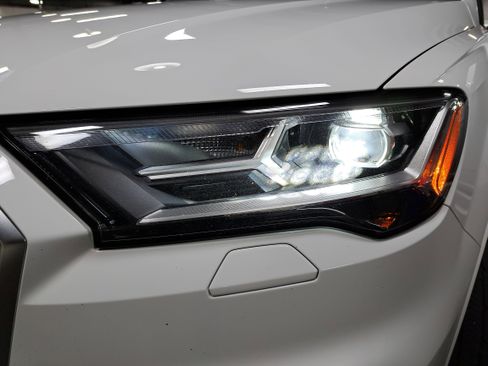 Used 2021 Audi Q7 2.0T Premium Plus w/ Premium Plus Package image 33