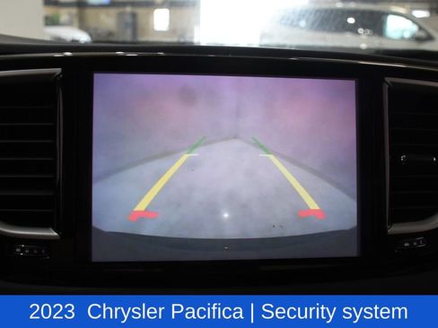 Used 2023 Chrysler Pacifica Touring-L FWD image 18