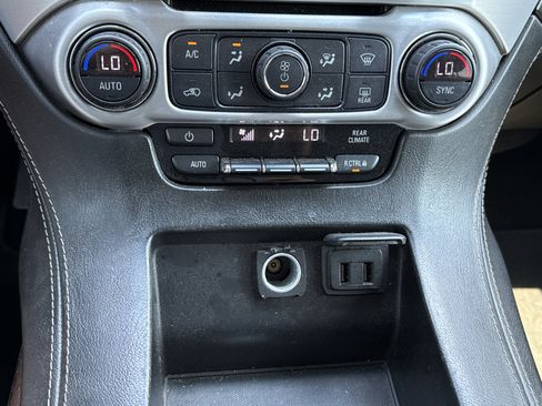 Used 2018 GMC Yukon SLE w/ SLE Value Package image 20