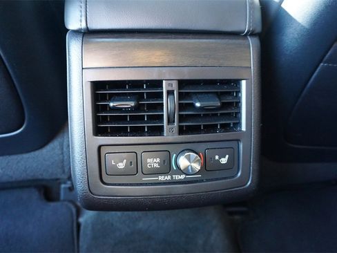 Used 2018 Toyota Avalon Limited image 18