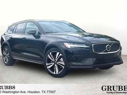 Certified 2025 Volvo V60 B5 Cross Country Plus