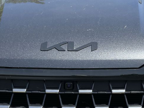 New 2026 Kia Carnival SX w/ SX Dark Edition Package FWD image 12