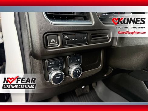 Used 2022 GMC Yukon SLT AWD/4WD image 24