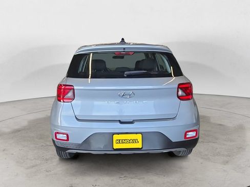Used 2020 Hyundai Venue SE FWD image 6