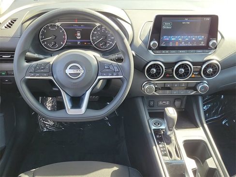 New 2025 Nissan Sentra SV image 6