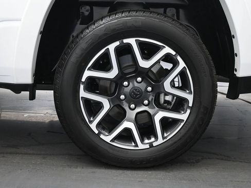 Used 2025 RAM 1500 Laramie AWD/4WD image 24