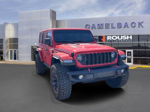 Used 2024 Jeep Wrangler Unlimited Rubicon AWD/4WD image 4