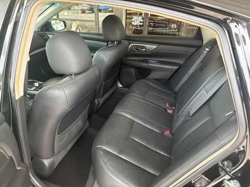Used 2013 Nissan Altima 3.5 SL FWD image 13