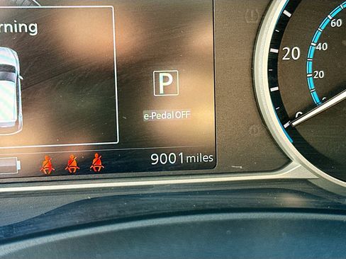 Used 2024 Nissan Leaf S image 19