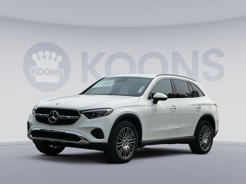 Certified 2025 Mercedes-Benz GLC 300 4MATIC image 1