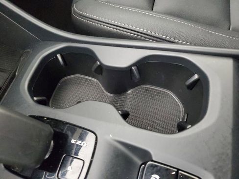 Certified 2025 Volvo XC40 B5 Core image 34