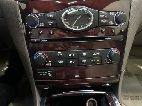 Used 2011 INFINITI G37 Journey w/ Premium Pkg image 15