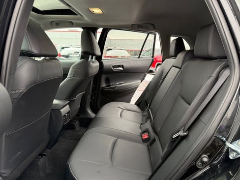 Used 2022 Toyota Corolla Cross XLE image 14