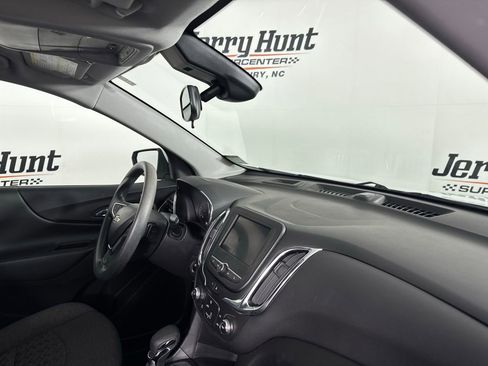 Used 2023 Chevrolet Equinox LT image 30