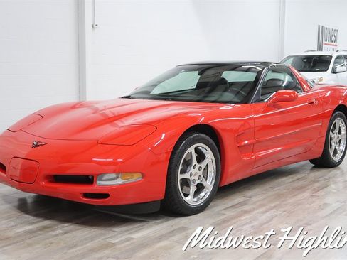 Used 2002 Chevrolet Corvette Coupe w/ Preferred Equipment Group2 RWD image 7