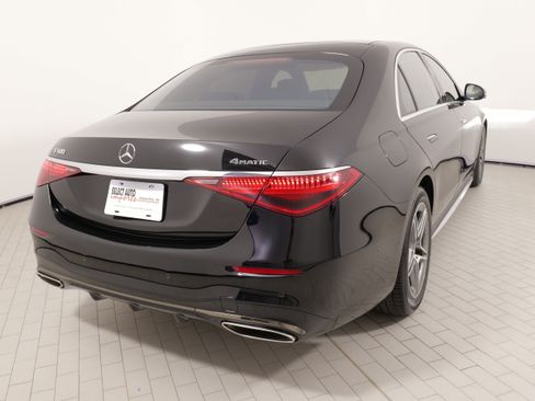 Used 2022 Mercedes-Benz S 500 4MATIC w/ AMG Line Package image 13