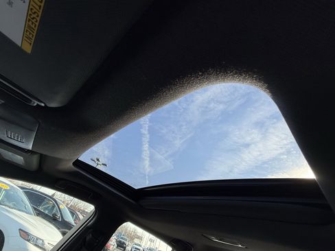 Certified 2022 Toyota Corolla SE w/ SE Premium Package image 27