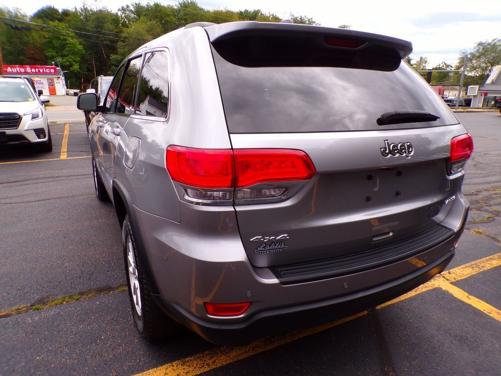 Certified 2018 Jeep Grand Cherokee Laredo AWD/4WD image 11