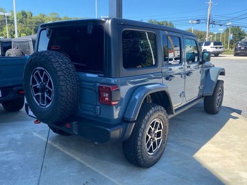 New 2025 Jeep Wrangler Unlimited Rubicon w/ Technology Group image 8