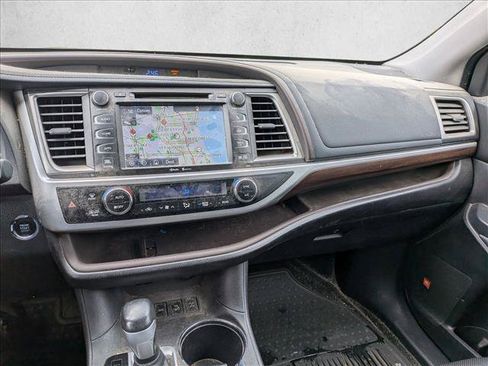 Used 2015 Toyota Highlander Limited Platinum AWD/4WD image 12