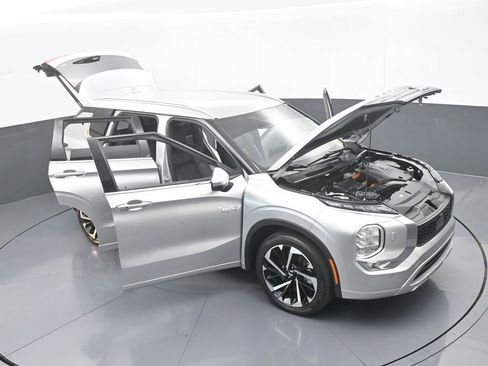 Used 2023 Mitsubishi Outlander SEL image 85