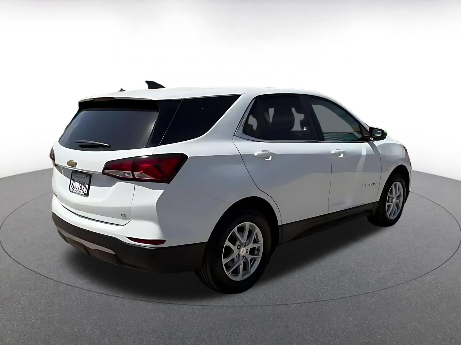 Used 2024 Chevrolet Equinox LT FWD image 13