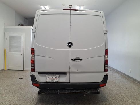 Used 2016 Mercedes-Benz Sprinter 2500 image 5