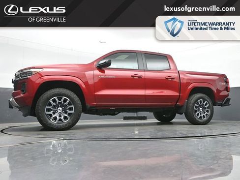 Used 2025 Chevrolet Colorado Z71 w/ Technology Package AWD/4WD image 41