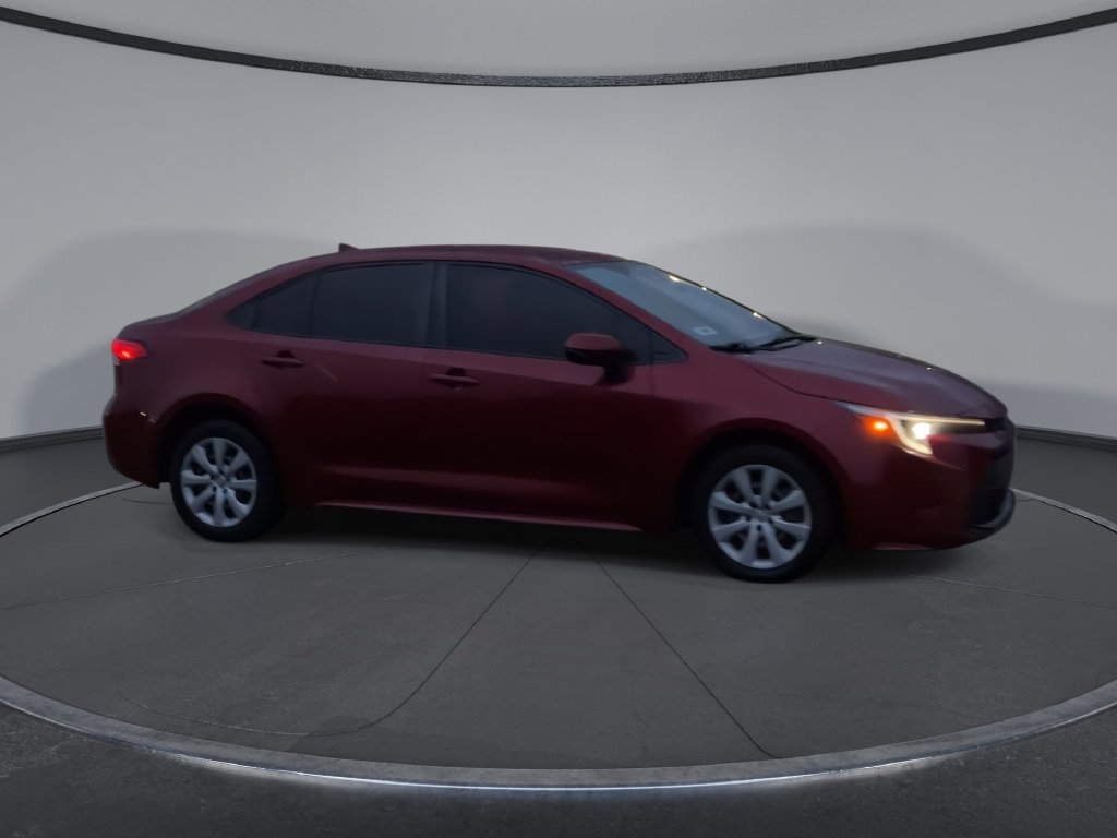 Used 2023 Toyota Corolla LE FWD image 2