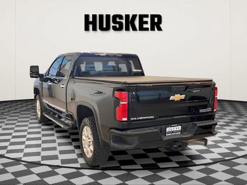 Used 2024 Chevrolet Silverado 2500 High Country w/ High Country Premium Package AWD/4WD image 4