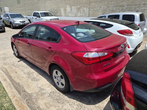 Used 2015 Kia Forte LX w/ Popular Package FWD image 3