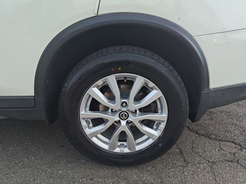 Used 2017 Nissan Rogue SV AWD/4WD image 9